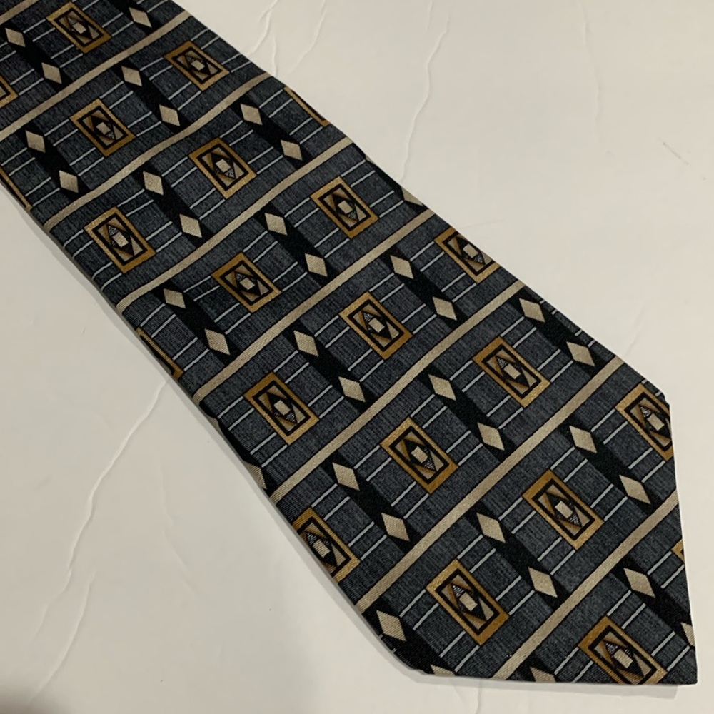 Barrington tie